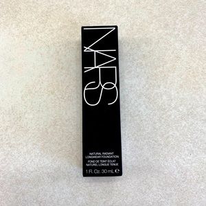 Nars Natural Radiant Longwear Foundation